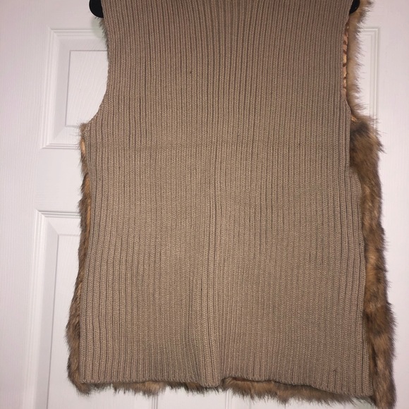 Fur vest! - Picture 4 of 4